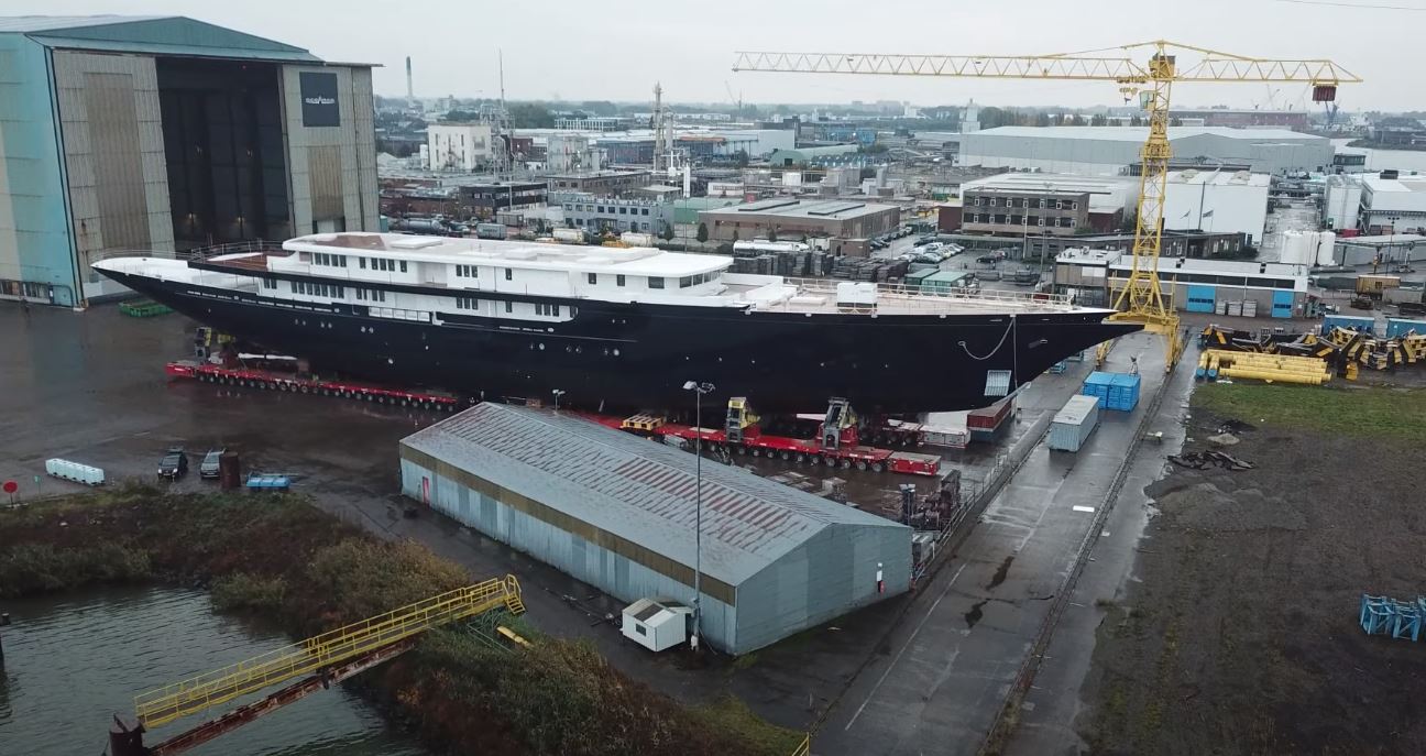 first-look-at-jeff-bezos-new-toy-record-breaking-oceanco-sailing-yacht-y721-launched_3