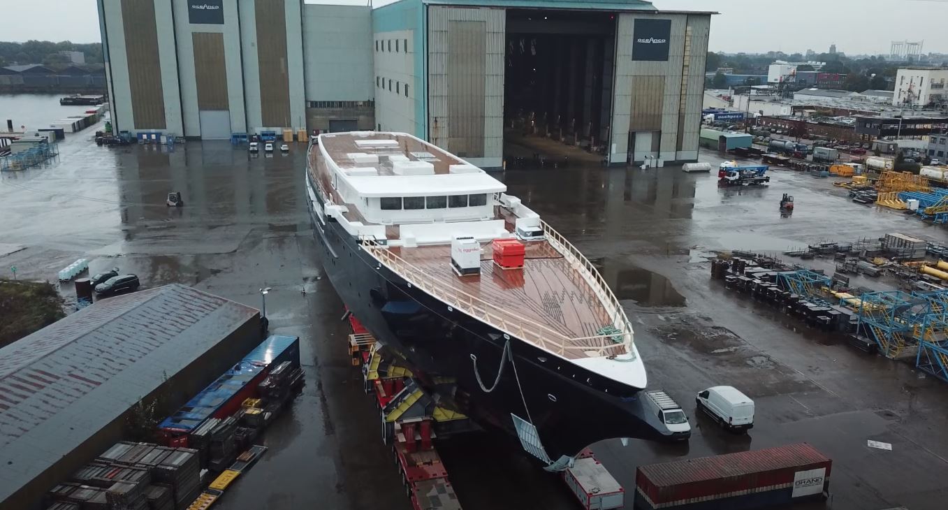 first-look-at-jeff-bezos-new-toy-record-breaking-oceanco-sailing-yacht-y721-launched_5