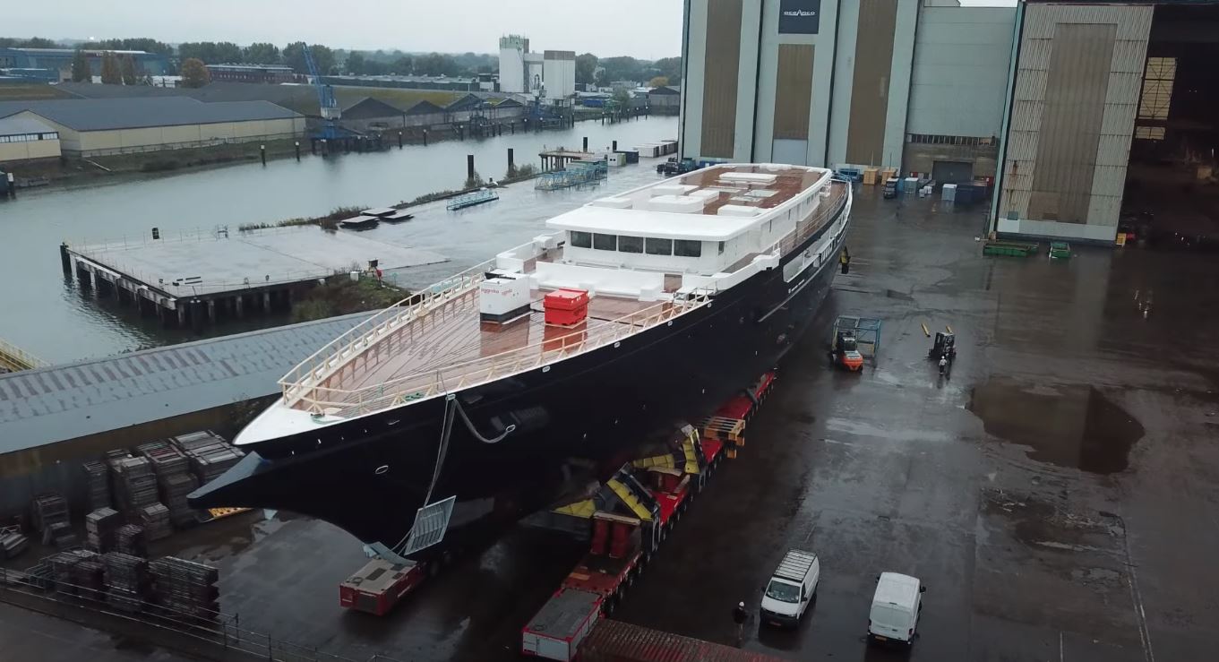 first-look-at-jeff-bezos-new-toy-record-breaking-oceanco-sailing-yacht-y721-launched_6
