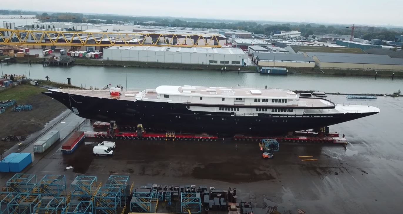 first-look-at-jeff-bezos-new-toy-record-breaking-oceanco-sailing-yacht-y721-launched_7