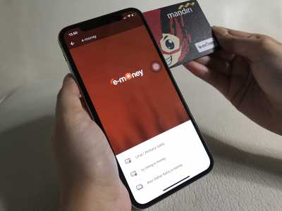 Ini Tutorial Cek dan Isi Saldo E-money Pakai iPhone