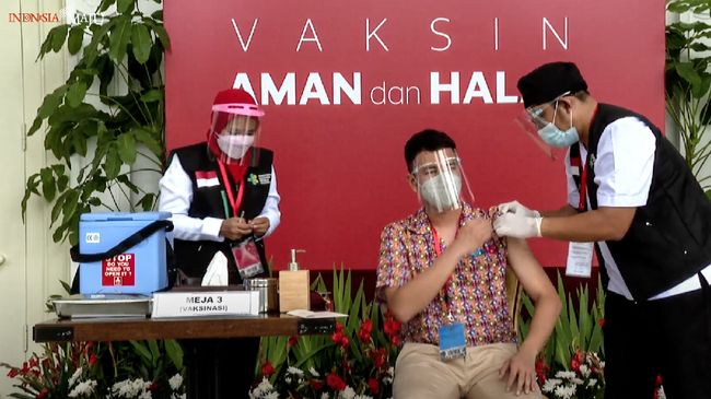 Pro Kontra Viralnya Raffi Ahmad Divaksin untuk Wakili Kaum Milenial Pro Kontra Viralnya Raffi Ahmad Divaksin untuk Wakili Kaum Milenial
