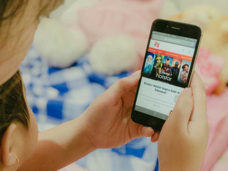 Perbandingan Harga Paket Netflix, Disney+ Hotstar dan Amazon Prime di Indonesia Perbandingan Harga Paket Netflix, Disney+ Hotstar dan Amazon Prime di Indonesia