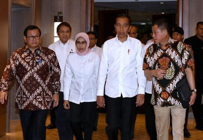Jokowi ‘Marah Besar’ ke PLN, yang Takut Malah Netizen Jokowi ‘Marah Besar’ ke PLN, yang Takut Malah Netizen