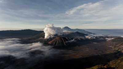 Semeru Meletus, Telkomsel Pastikan Tetap Bisa SMS dan Akses Internet