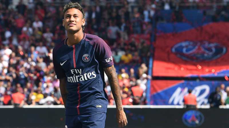 Ketika Neymar Borong Sneakers Ketika Neymar Borong Sneakers