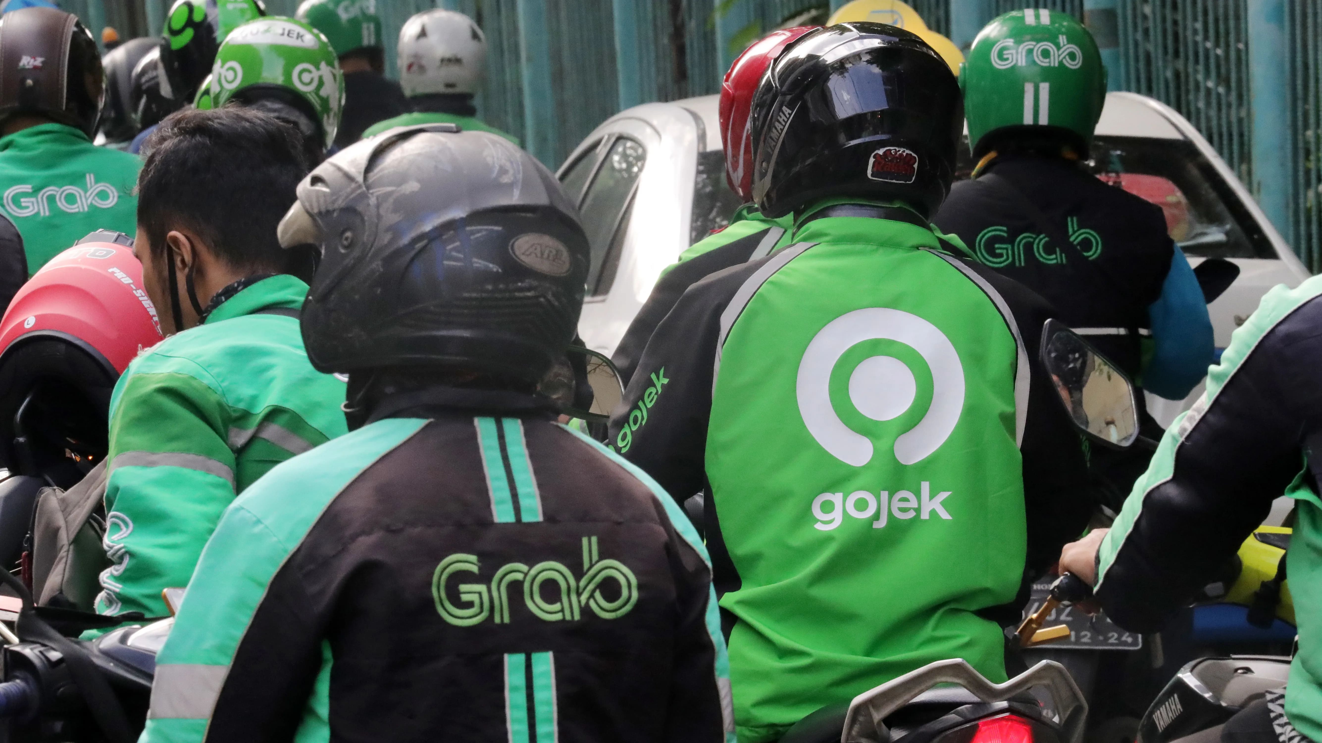 Halodoc dan Gojek Siapkan 1500 Vaksin untuk Driver Setiap Hari