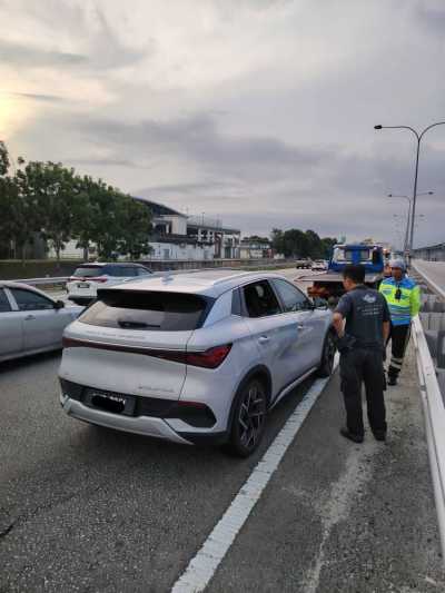 BYD Atto 3 Mendadak Rem Sendiri di Tol, Nyaris Bikin Celaka