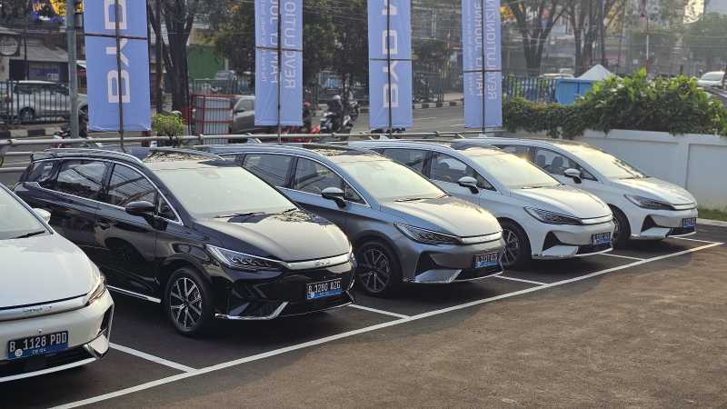 BYD M6 Masih Rajanya Mobil Listrik di Awal Tahun 2025