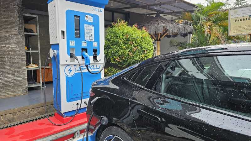 Baterai BYD Seal Ditusuk Aman, Ditinggal Parkir Kok Ngebul