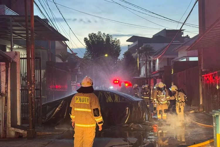 Damkar Juara! Proses Penanganan BYD Seal Berasap Makan Waktu Hampir 3 Jam