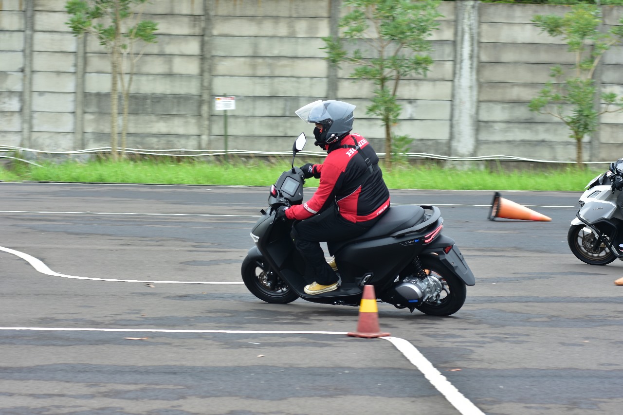 Test Ride Motor Listrik Honda CUV e: (Dok: Honda)