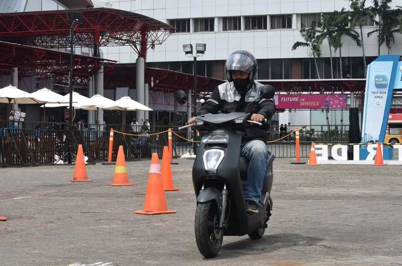 Pameran PEVS 2025 Tetap Digelar Tanpa Subsidi Motor Listrik Pameran PEVS 2025 Tetap Digelar Tanpa Subsidi Motor Listrik
