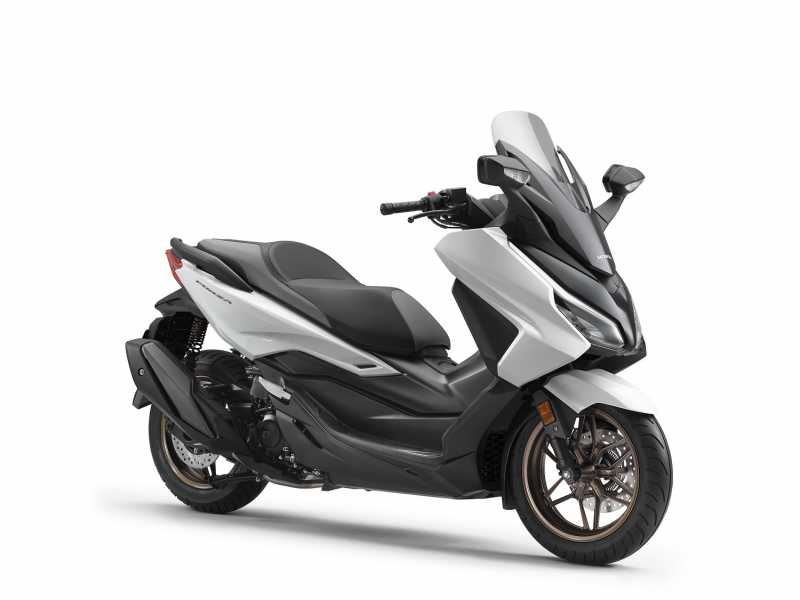 Honda Forza Dapat Penyegaran, Belum RoadSync Harga Hampir Rp100 Juta!