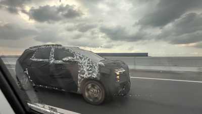 Muncul Mobil Berkamuflase di Tol MBZ, Diduga Hyundai Stargazer Terbaru