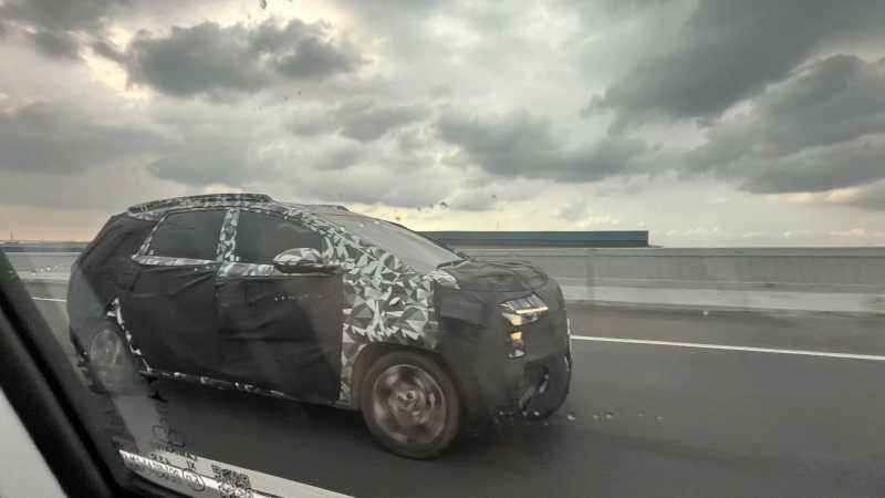 Muncul Mobil Berkamuflase di Tol MBZ, Diduga Hyundai Stargazer Terbaru Muncul Mobil Berkamuflase di Tol MBZ, Diduga Hyundai Stargazer Terbaru