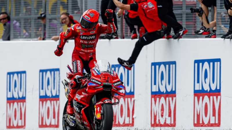 MotoGP Jerman 2025: Marc Marquez Menang, 8 Pembalap Jatuh MotoGP Jerman 2025: Marc Marquez Menang, 8 Pembalap Jatuh