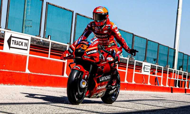 Pecco Bagnaia Kesulitan di MotoGP 2025: Ducati GP24 Jadi Solusi? Pecco Bagnaia Kesulitan di MotoGP 2025: Ducati GP24 Jadi Solusi?
