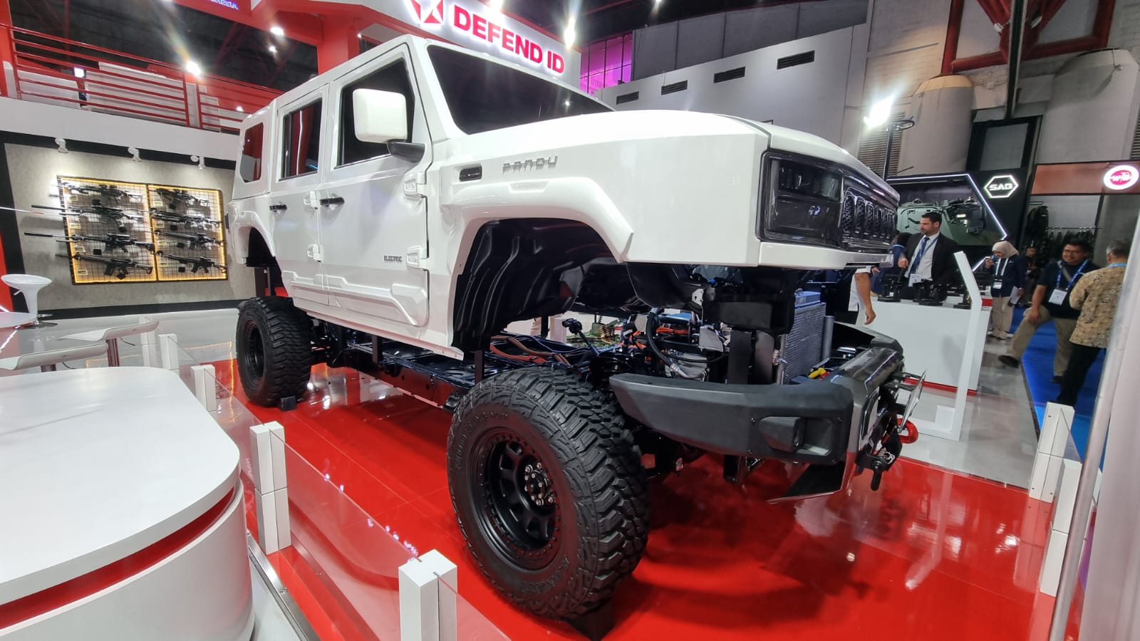 Bongkar Spesifikasi Mobil Listrik Pindad PANDU, Jarak Tempuh 400 Km!
