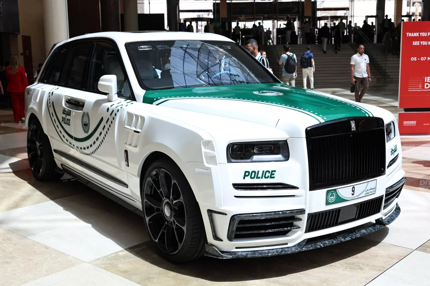 Polisi Dubai Pakai Rolls-Royce Cullinan, Siapa Berani Arogan di Jalan?