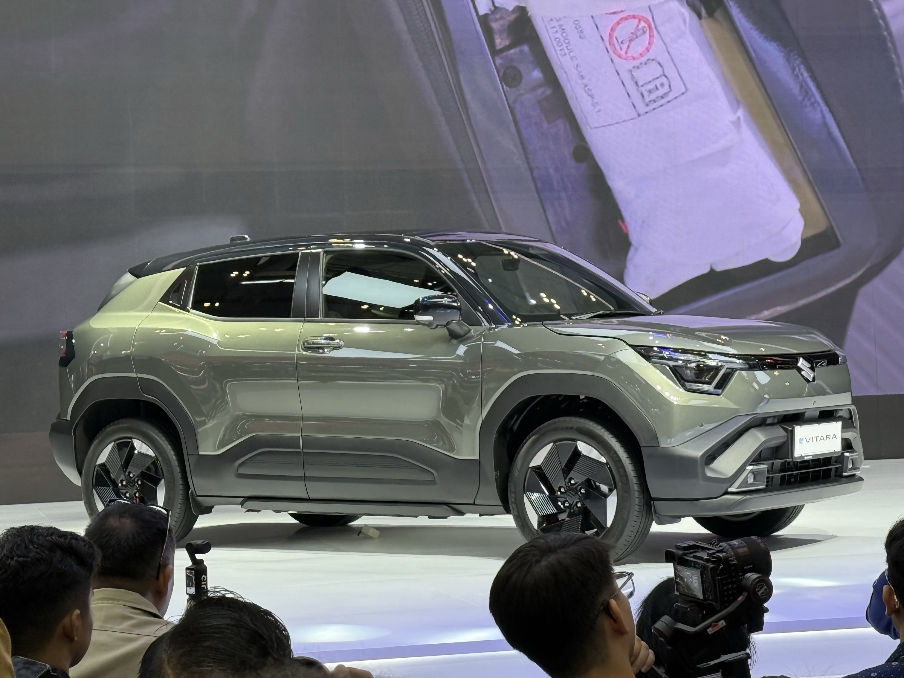 Akhirnya, Suzuki eVitara Muncul di GIIAS 2025, Siap Dijual!
