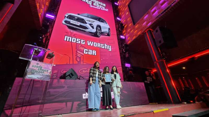 Toyota Yaris Cross HEV Raih Most Worthy Car di UCA 2024