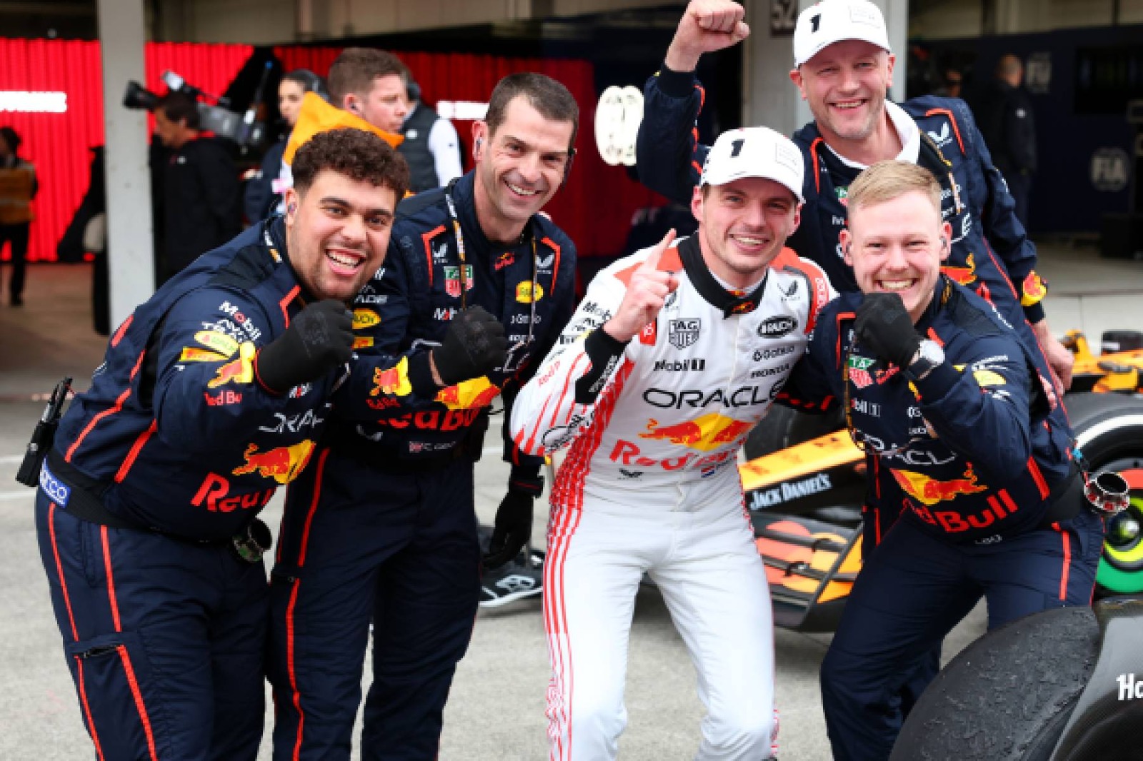Max Verstappen Catat Kemenangan Bersejarah di Balapan Kandang Honda