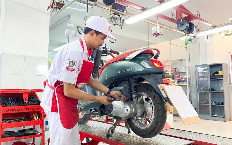 Masih Sering Hujan, Jangan Sepelekan Filter Udara di Motor