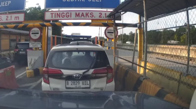 Mobil LCGC Tak Bayar Tol, Ternyata Pajak Mati dan Pelat Nomor Diblokir