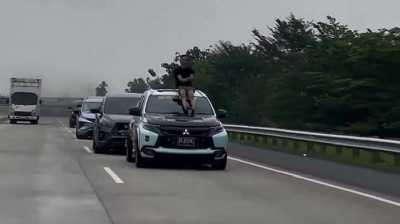 Nekat Joget Aura Farming di Tol? Polisi Bakal Tilang Berat!