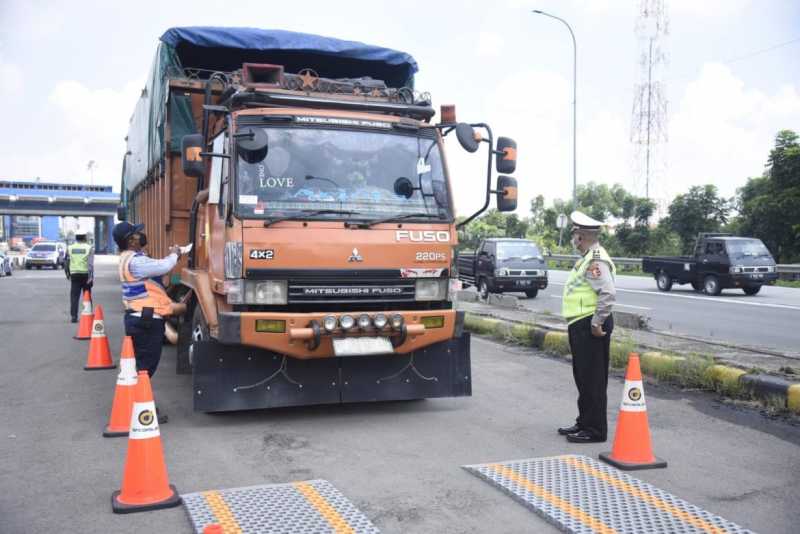Polisi Mulai Sosialisasi Pemberantasan Truk ODOL, Ini Target Incarannya!