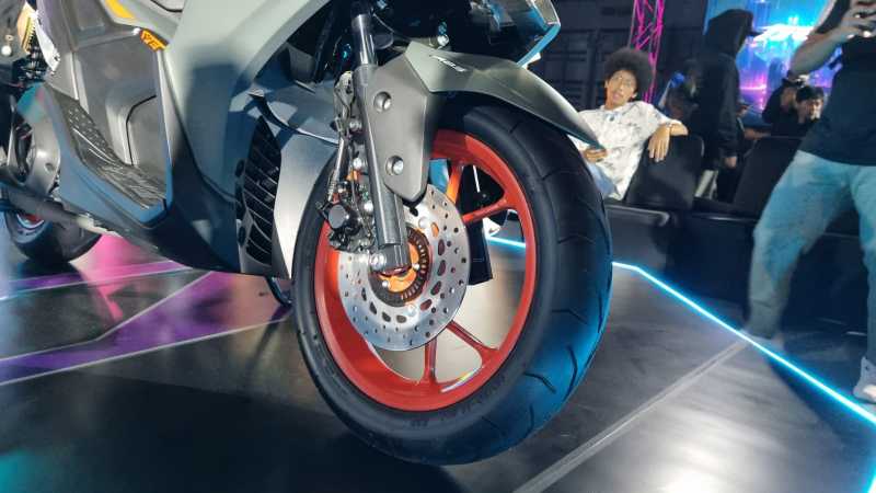 Suspensi depan Yamaha Aerox Alpha (Dok: Uzone.id/Brian)