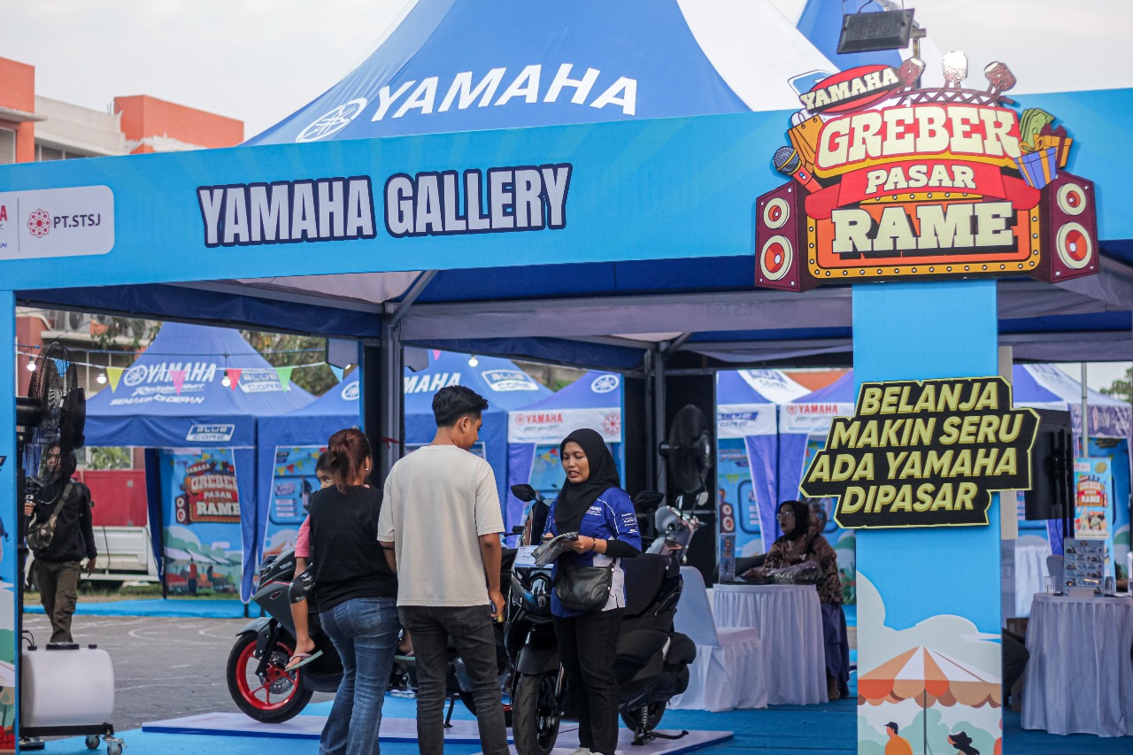 Siasat Yamaha Genjot Penjualan: ‘Grebek Pasar Rame’ di Gresik Siasat Yamaha Genjot Penjualan: ‘Grebek Pasar Rame’ di Gresik