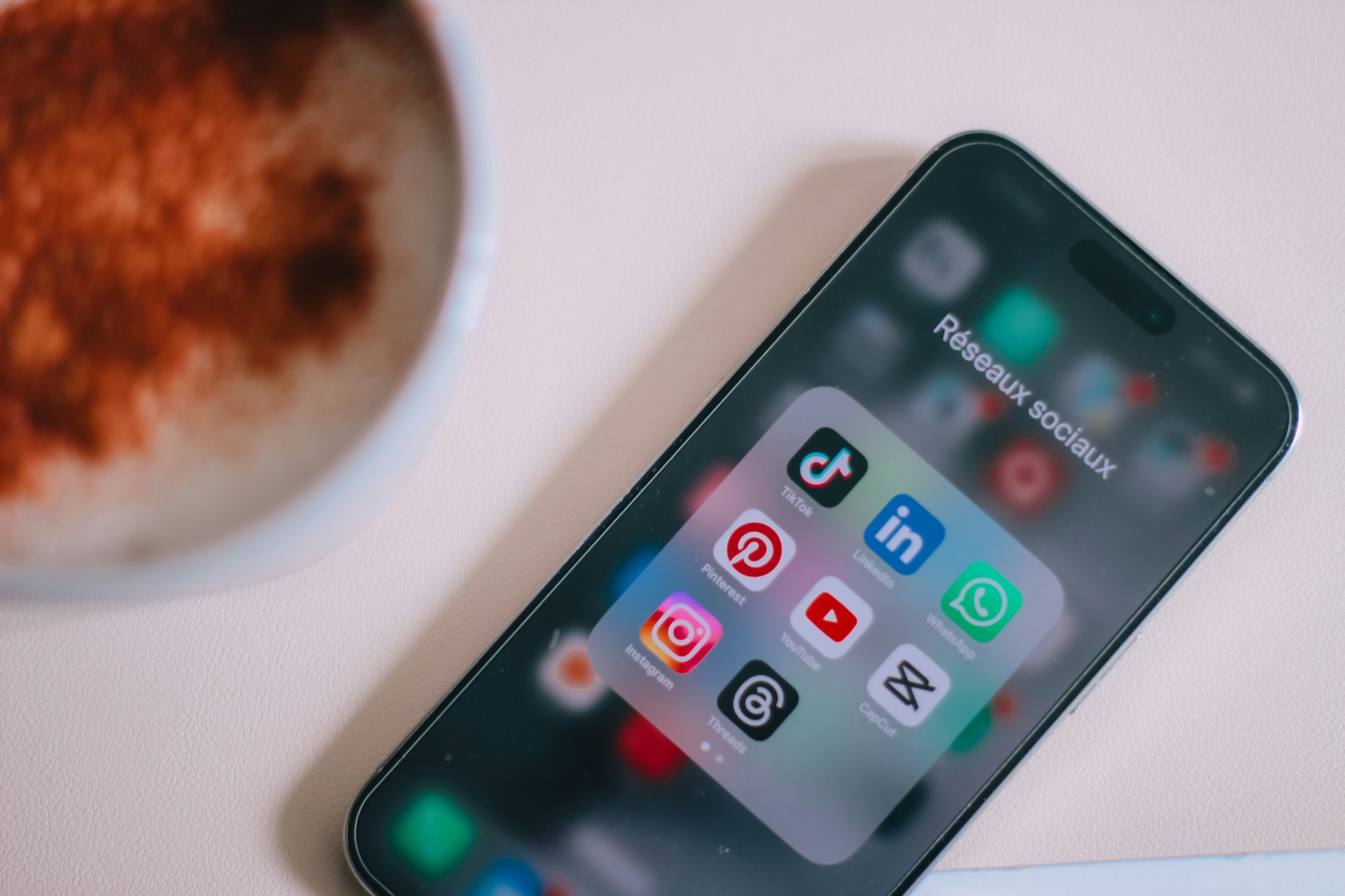 Bukan Instagram, TikTok Jadi Medsos Favorit Milenial dan Gen Z RI