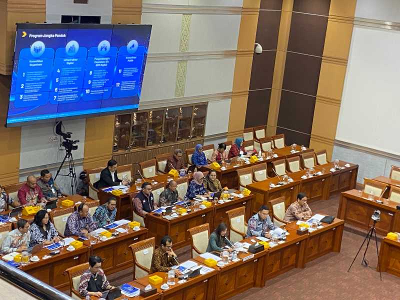 Lakukan Efisiensi, Anggaran Komdigi Tahun Ini Dipangkas Rp4,49 Triliun
Lakukan Efisiensi, Anggaran Komdigi Tahun Ini Dipangkas Rp4,49 Triliun