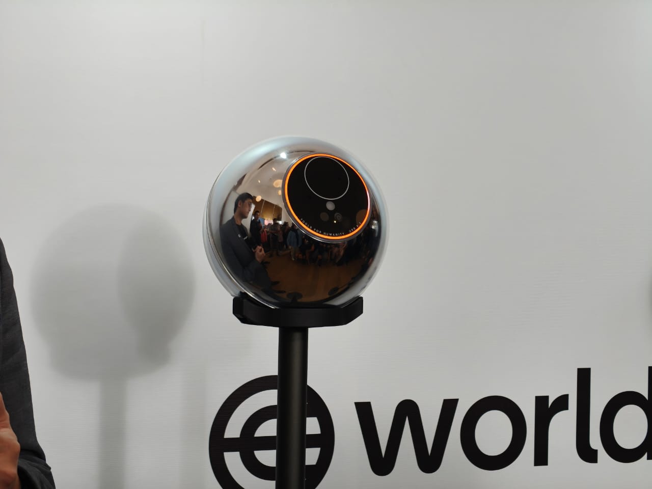 Apa Itu Aplikasi Worldcoin yang Bikin Geger Warga Bekasi?