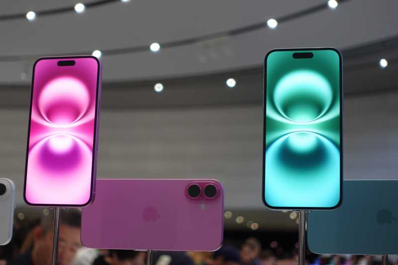 Meringkus Warna dengan Lensa Kamera iPhone 16 Plus
Meringkus Warna dengan Lensa Kamera iPhone 16 Plus