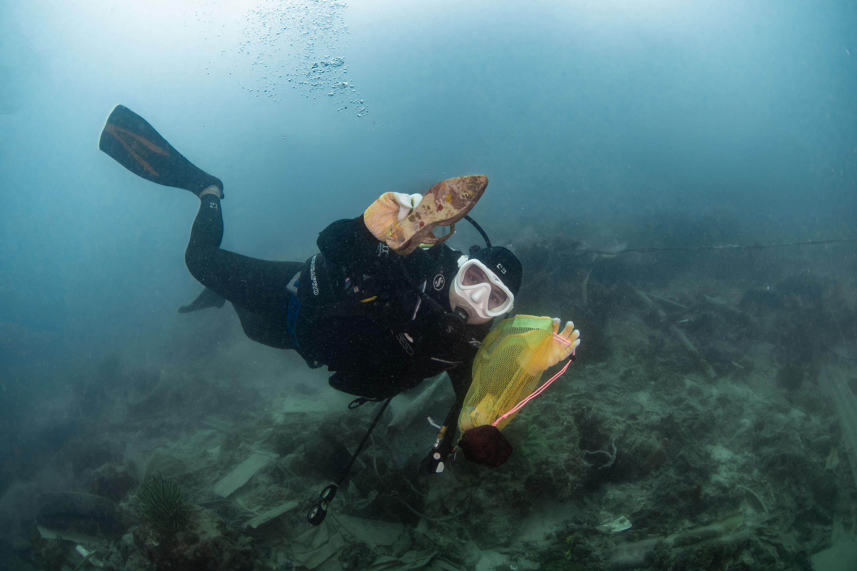 Garmin & DCA Angkat 56,3 kg Sampah dari Laut Kepulauan Seribu Garmin & DCA Angkat 56,3 kg Sampah dari Laut Kepulauan Seribu