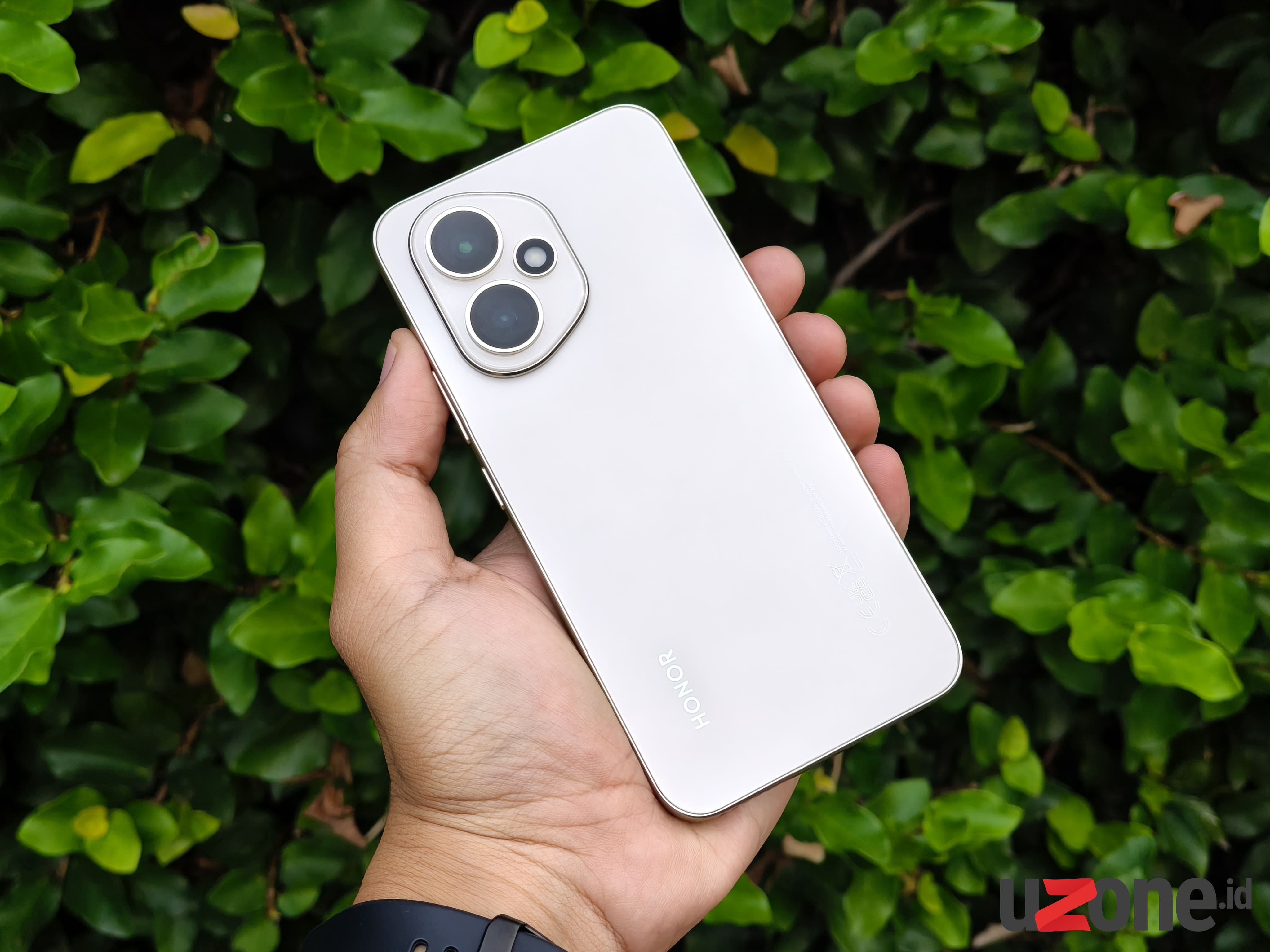 Honor 400 Rilis: Bisa Sulap Foto Jadi Video, Harga Mulai Rp3 Jutaan
Honor 400 Rilis: Bisa Sulap Foto Jadi Video, Harga Mulai Rp3 Jutaan