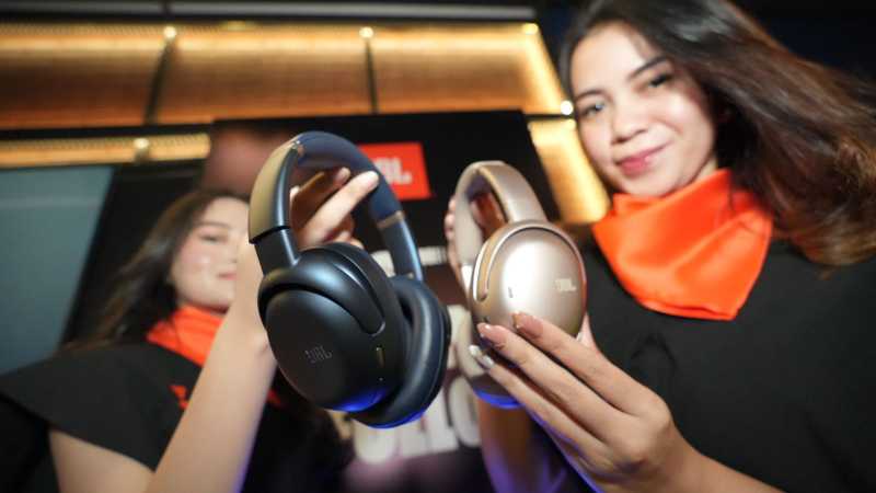 Punya Transmitter Cerdas, JBL Tour One M3 Bisa Nyambung ke Mana Aja