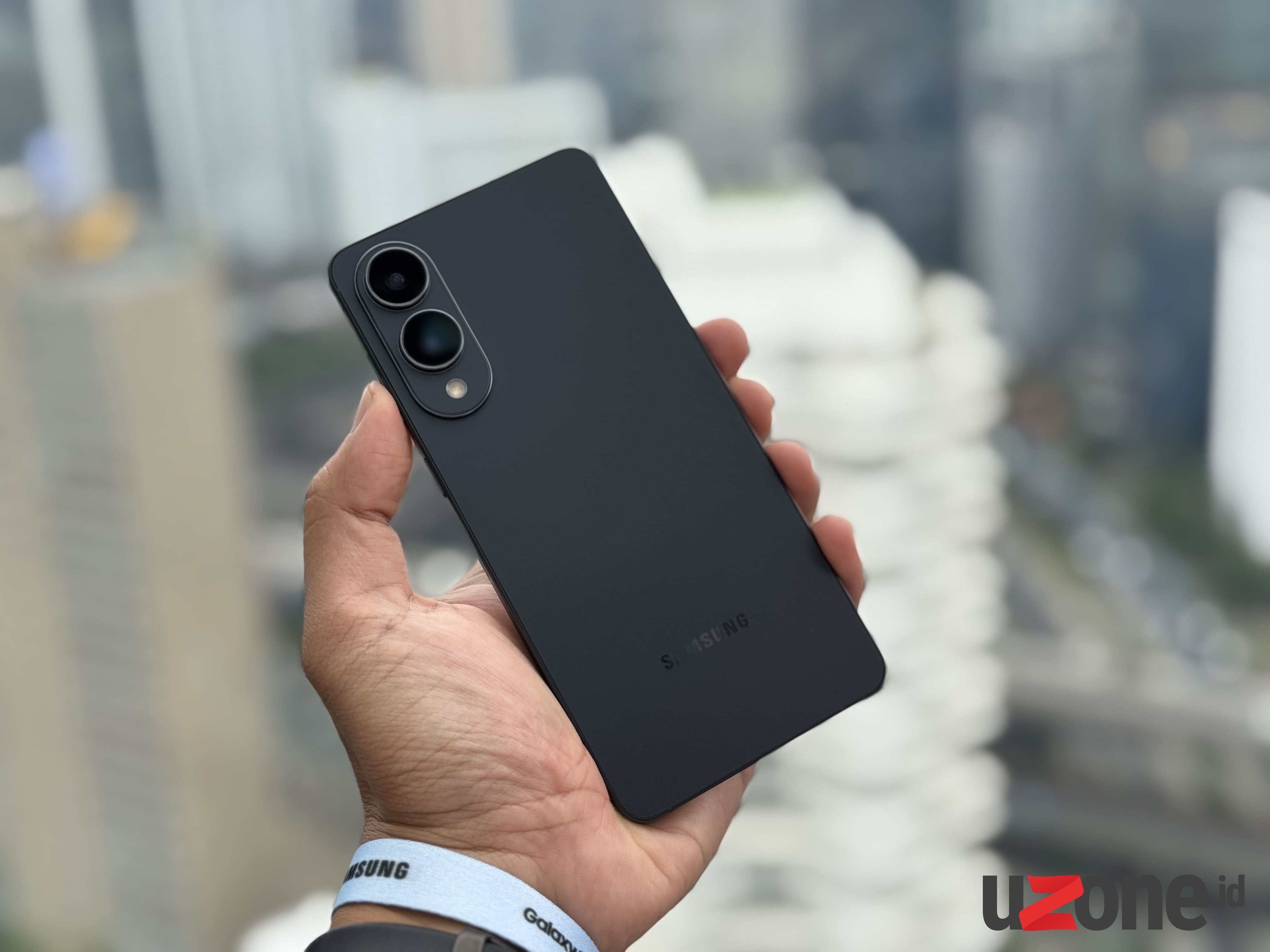 Tes Daya Tahan Samsung S25 Edge: Baterai Kecil Bukan Masalah