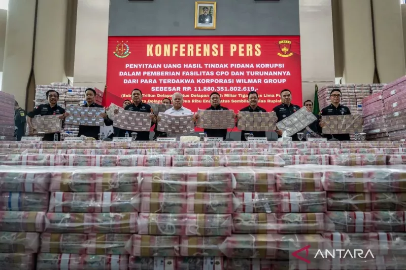 Sitaan Korupsi CPO Rp11,8 T, Setara Jutaan iPhone 16 Pro!