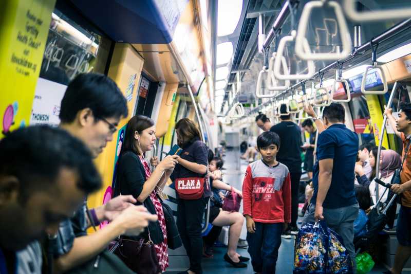 Rekomendasi 10 Game Offline yang Asyik Dimainkan Saat di Kereta