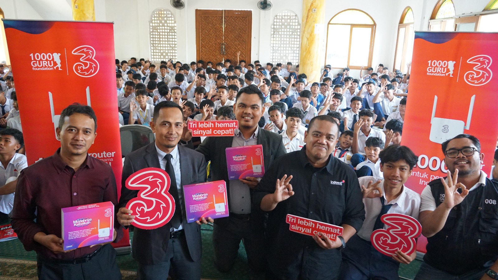 Tri Sulap 375 TB Kuota Jadi 1.000 Unit Router untuk Sekolah di Pelosok