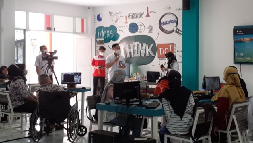Telkom Gelar ‘Expendable Heroes’, Pelatihan Digital untuk UMKM Disabilitas
Telkom Gelar ‘Expendable Heroes’, Pelatihan Digital untuk UMKM Disabilitas