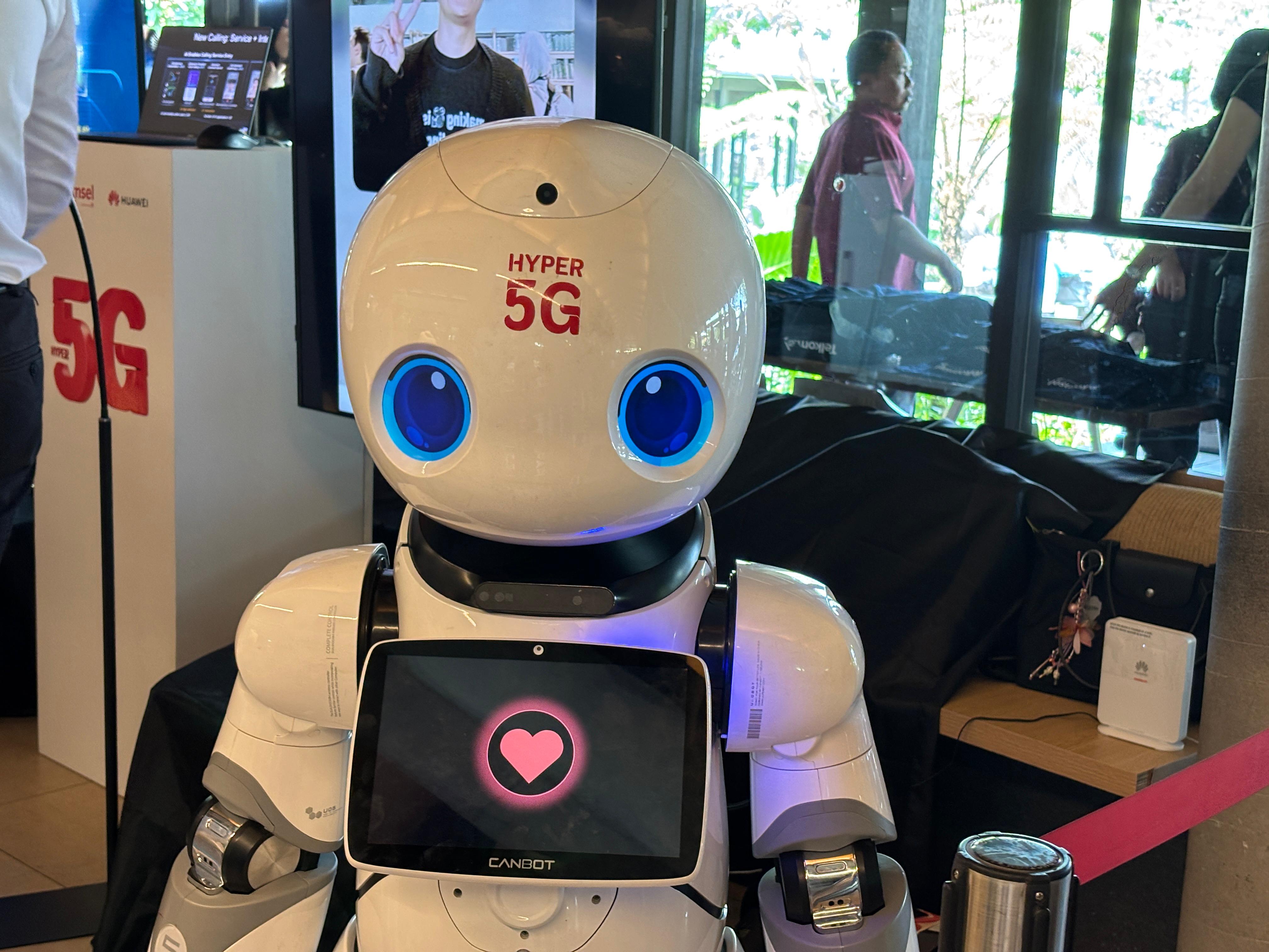 5G di Bandung: Live Shopping Makin Ngebut, Remote Surgery Kian Nyata
