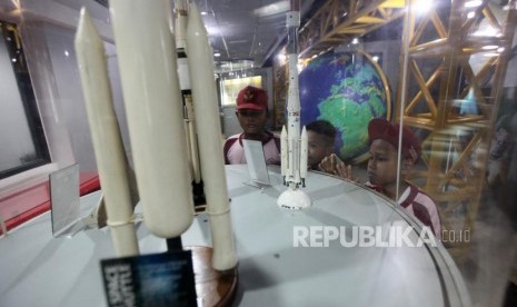 ‘Bom Waktu’ di Planetarium Jakarta ‘Bom Waktu’ di Planetarium Jakarta