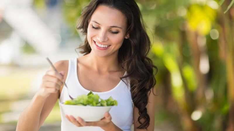 Cara Mengurangi Berat Badan Bagi yang Ketagihan Makan