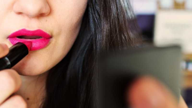 Cara Cantik Pilih Lipstik Cara Cantik Pilih Lipstik