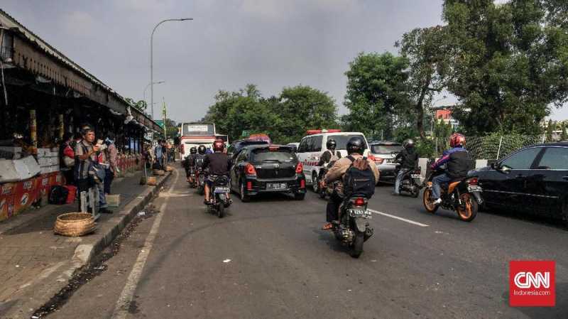 Terminal Bayangan Pasar Rebo Masih Jadi Idola Pemudik